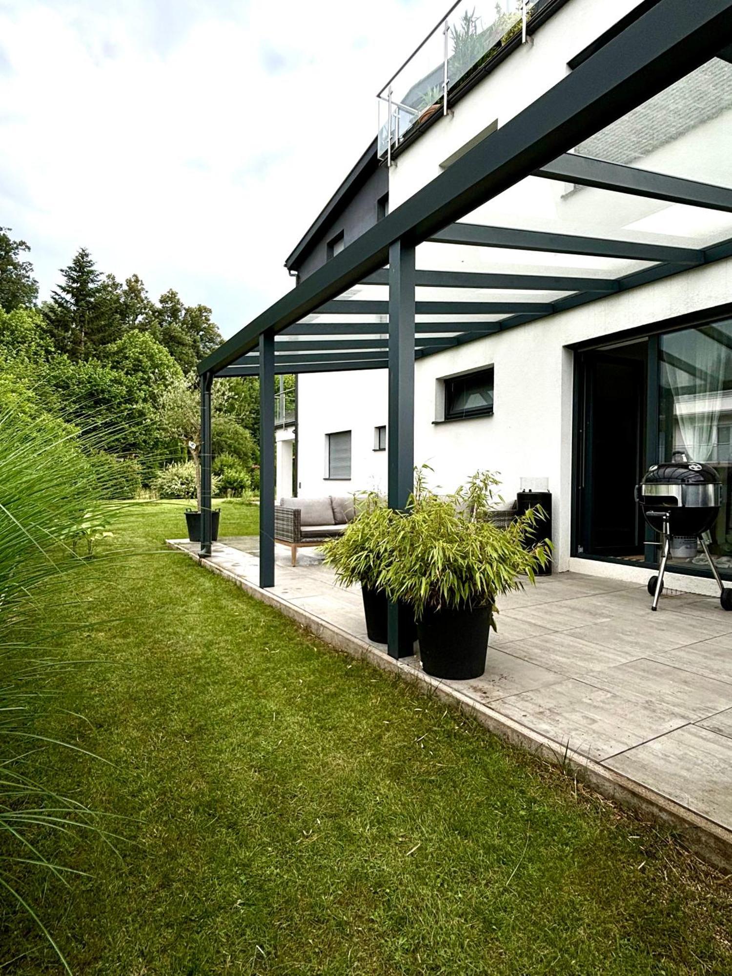 Schoene Wohnung Mit Terrasse Und Parkplatz Velden am Wörthersee Eksteriør bilde