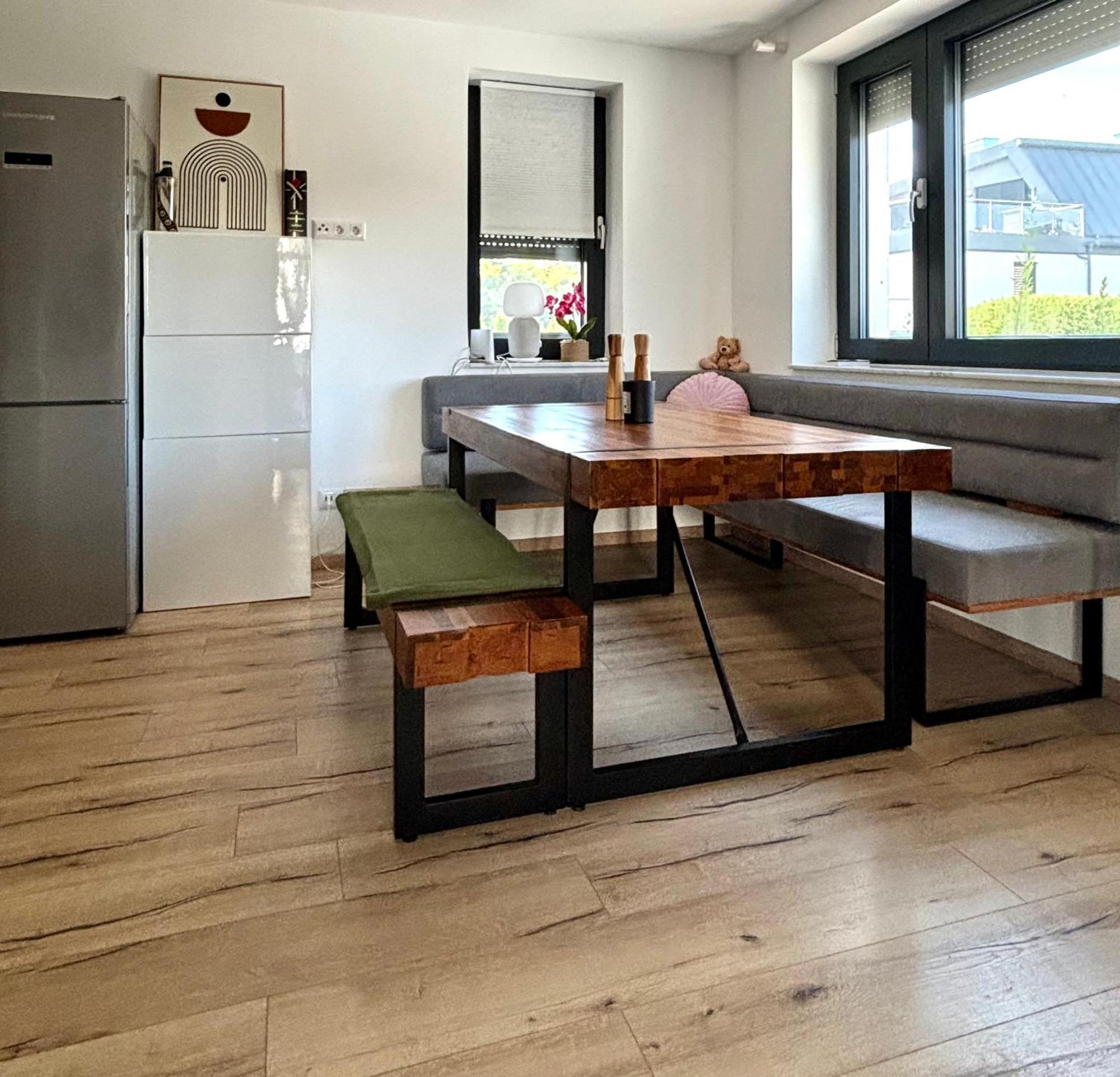 Schoene Wohnung Mit Terrasse Und Parkplatz Velden am Wörthersee Eksteriør bilde