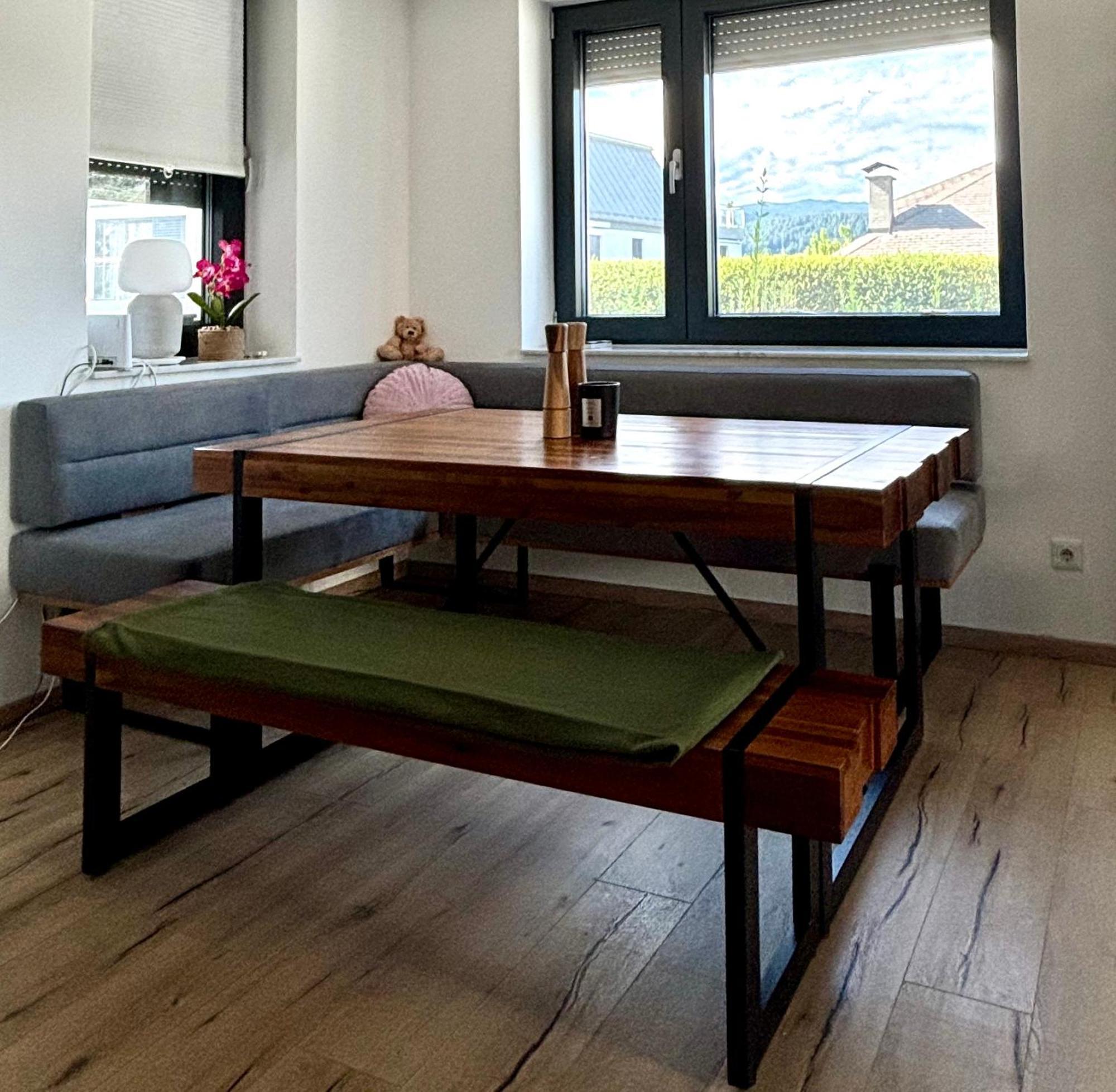 Schoene Wohnung Mit Terrasse Und Parkplatz Velden am Wörthersee Eksteriør bilde