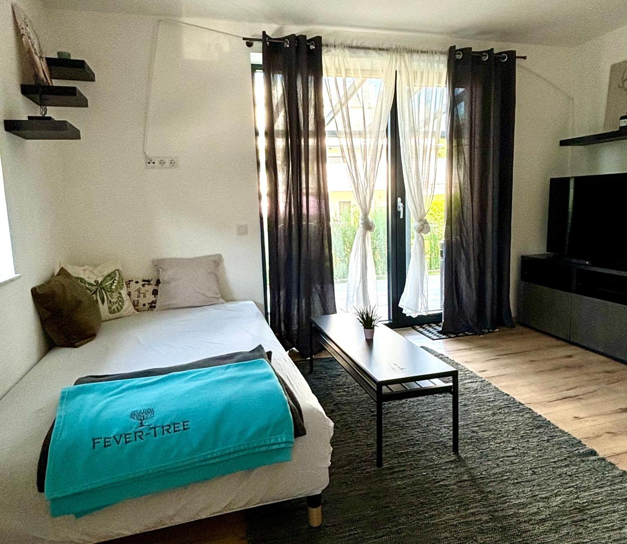 Schoene Wohnung Mit Terrasse Und Parkplatz Velden am Wörthersee Eksteriør bilde